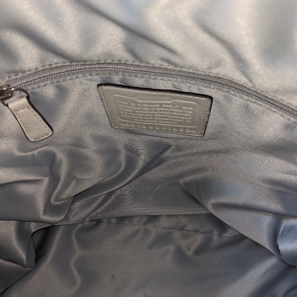 Coach | All White Pebbled Leather Carryall Tote Bags Classic & Timeless Bundle - Picture 6 of 9